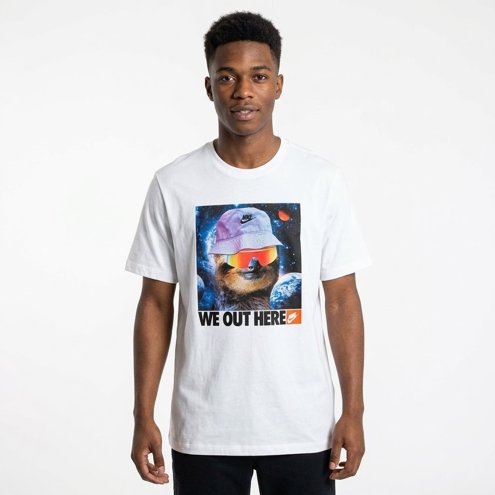 Nike Sloth We Out Here Space Graphic Tee Mens S White NWT HJ0752-100